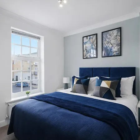 Lovely 4 Bedroom House In - Sleeps 10 York
