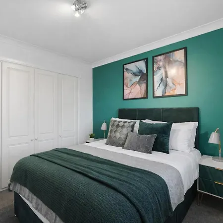 Lovely 4 Bedroom House In - Sleeps 10 * York