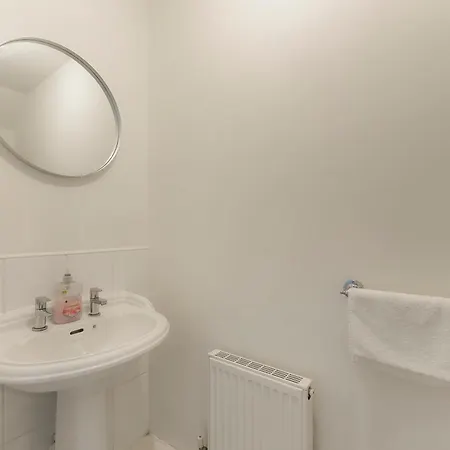 Lovely 4 Bedroom House In - Sleeps 10 * York
