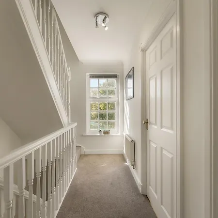 Holiday home Lovely 4 Bedroom House In - Sleeps 10
