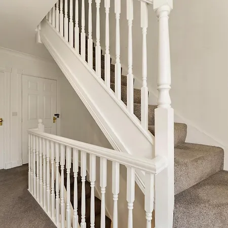 Lovely 4 Bedroom House In - Sleeps 10 York