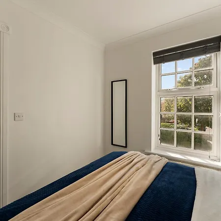 Holiday home Lovely 4 Bedroom House In - Sleeps 10 *