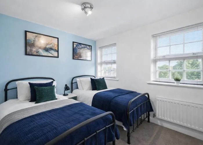 Feriehus Lovely 4 Bedroom House In - Sleeps 10