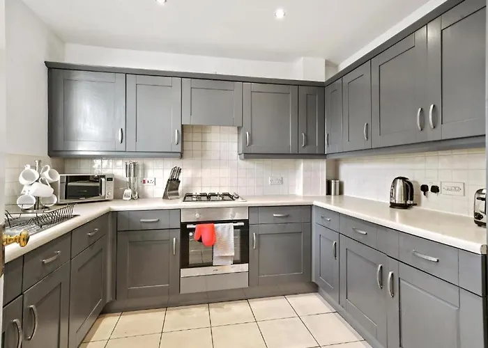 Lovely 4 Bedroom House In - Sleeps 10 * York