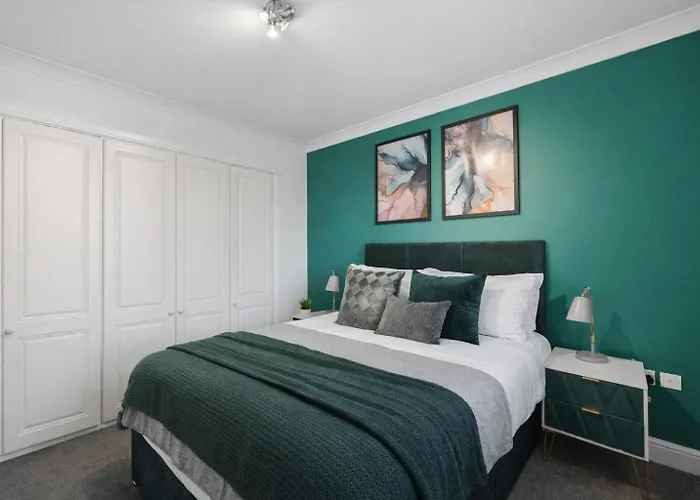 Lovely 4 Bedroom House In - Sleeps 10 * York