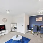 Lovely 4 Bedroom House In - Sleeps 10 Holiday home